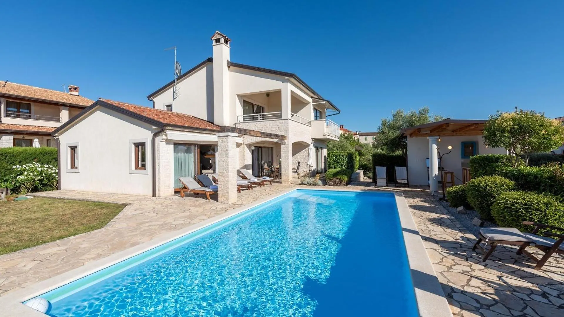 Villa Nira Barat